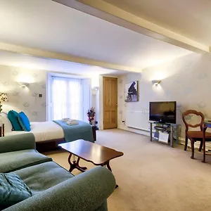 https://guestready-beautiful-new-town-studio-with-patio.edinburghhotelsuk.org
